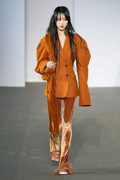 Look 9